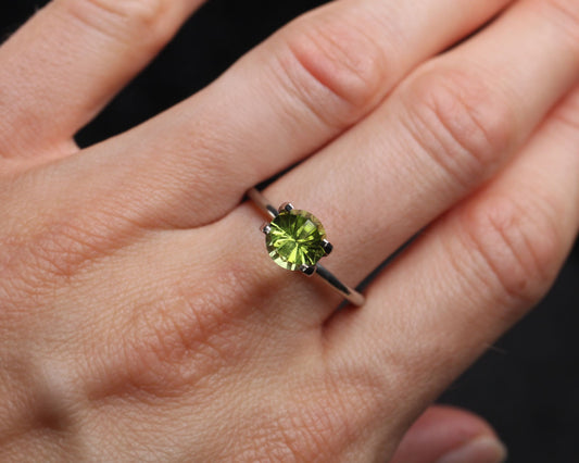 Peridot rund 1,6 ct