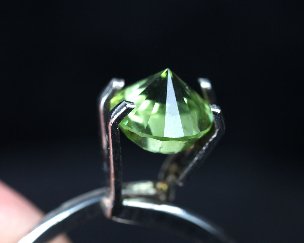 Peridot rund 1,6 ct