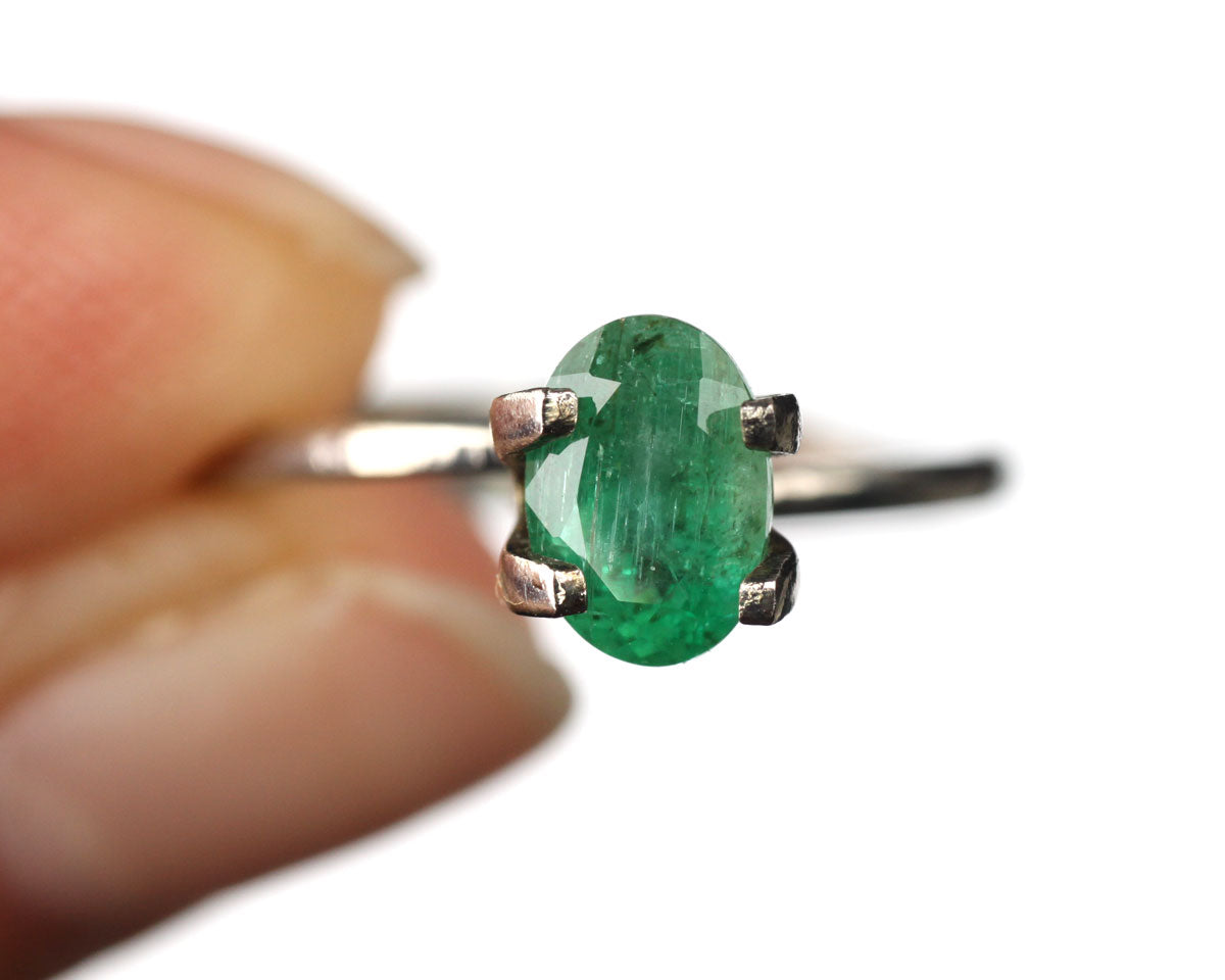 Shakiso Emerald oval 0.95 ct