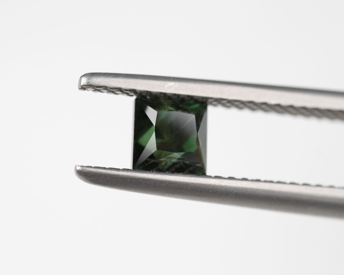 Safir grön fyrkant 4,5 mm 0,93 ct