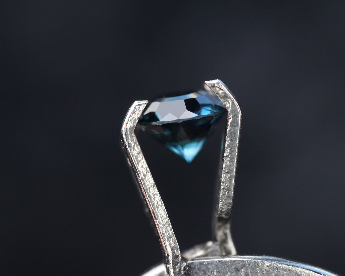 Safir blå 5 mm 0,57 ct