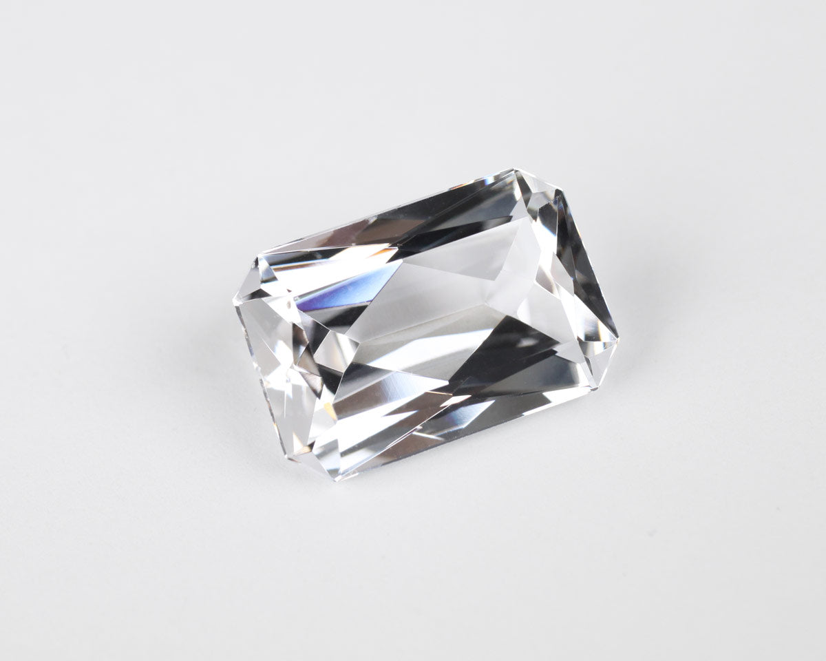 Spinell ljusblå rektangulär 18 x 12 mm