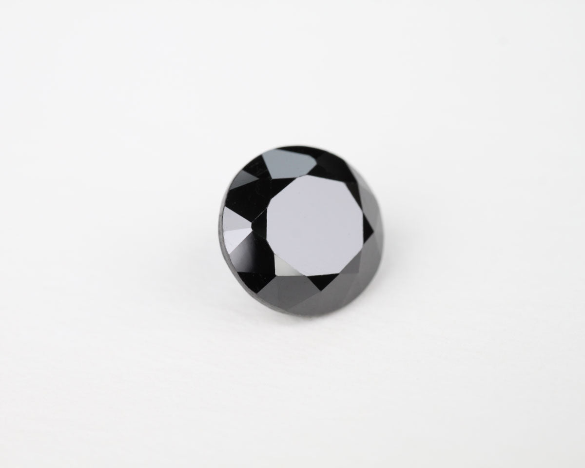 Svart diamant rund 8 mm 3,75 ct