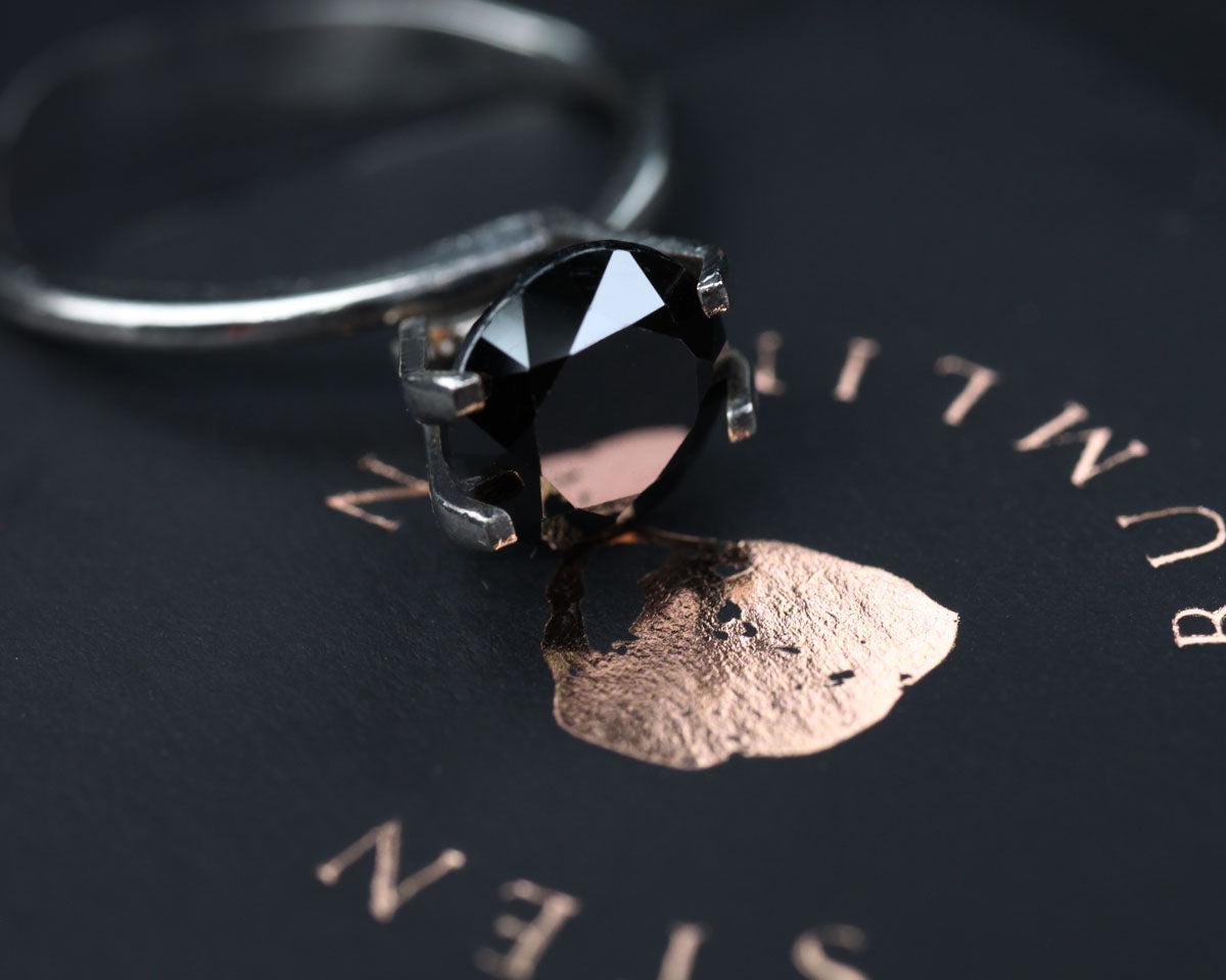 Svart diamant rund 8 mm 3,75 ct