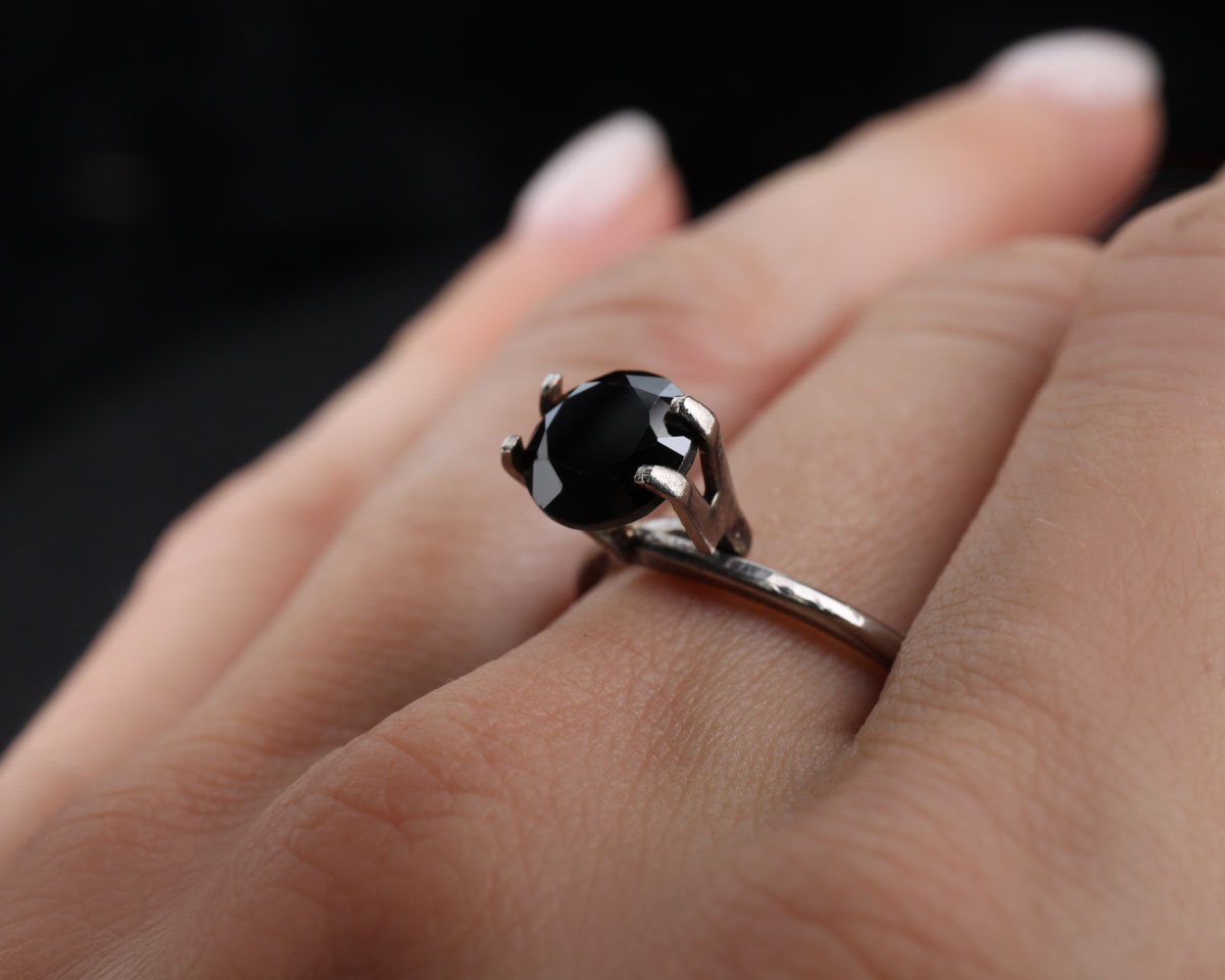 Svart diamant rund 8 mm 3,75 ct