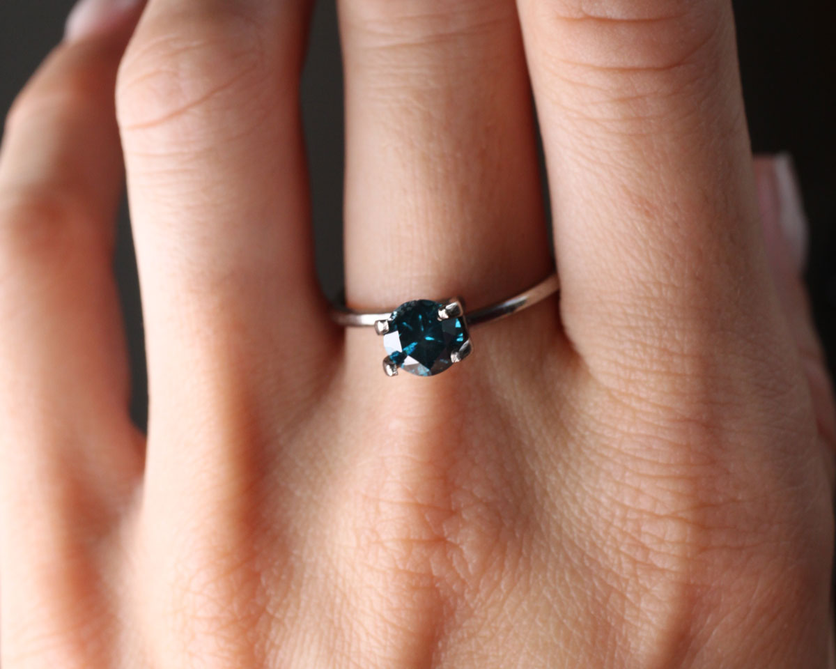 Blå diamant rund 6 mm 1 ct