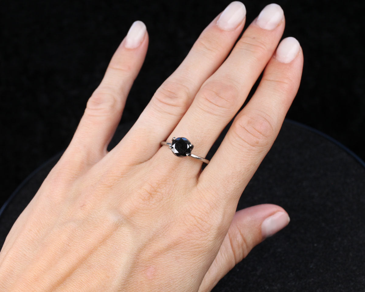 Black Diamond round 7.5 mm 2.1 ct
