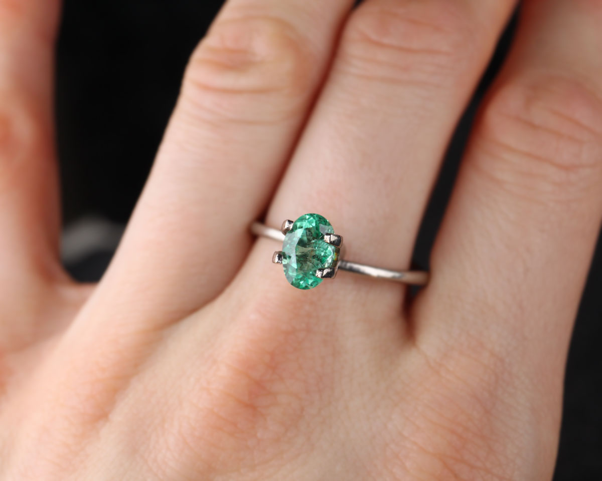 Shakiso Smaragd oval 1 ct