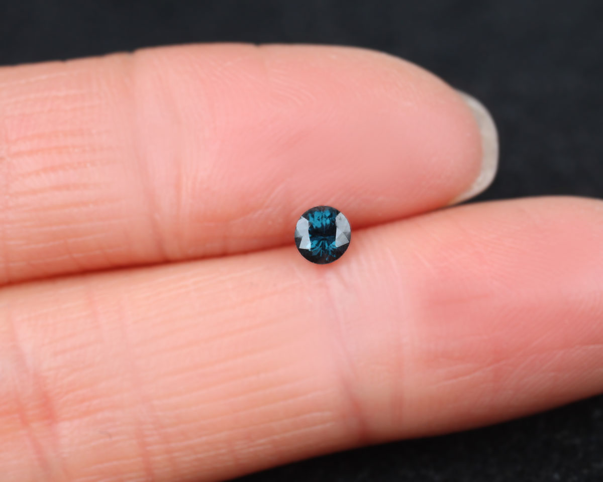 Spinellblå oval 0,25 ct