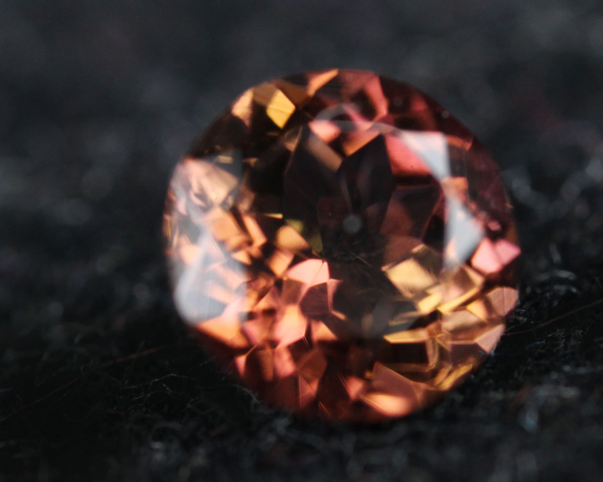 Turmalin rosa orange rund 5 mm 0,45 ct