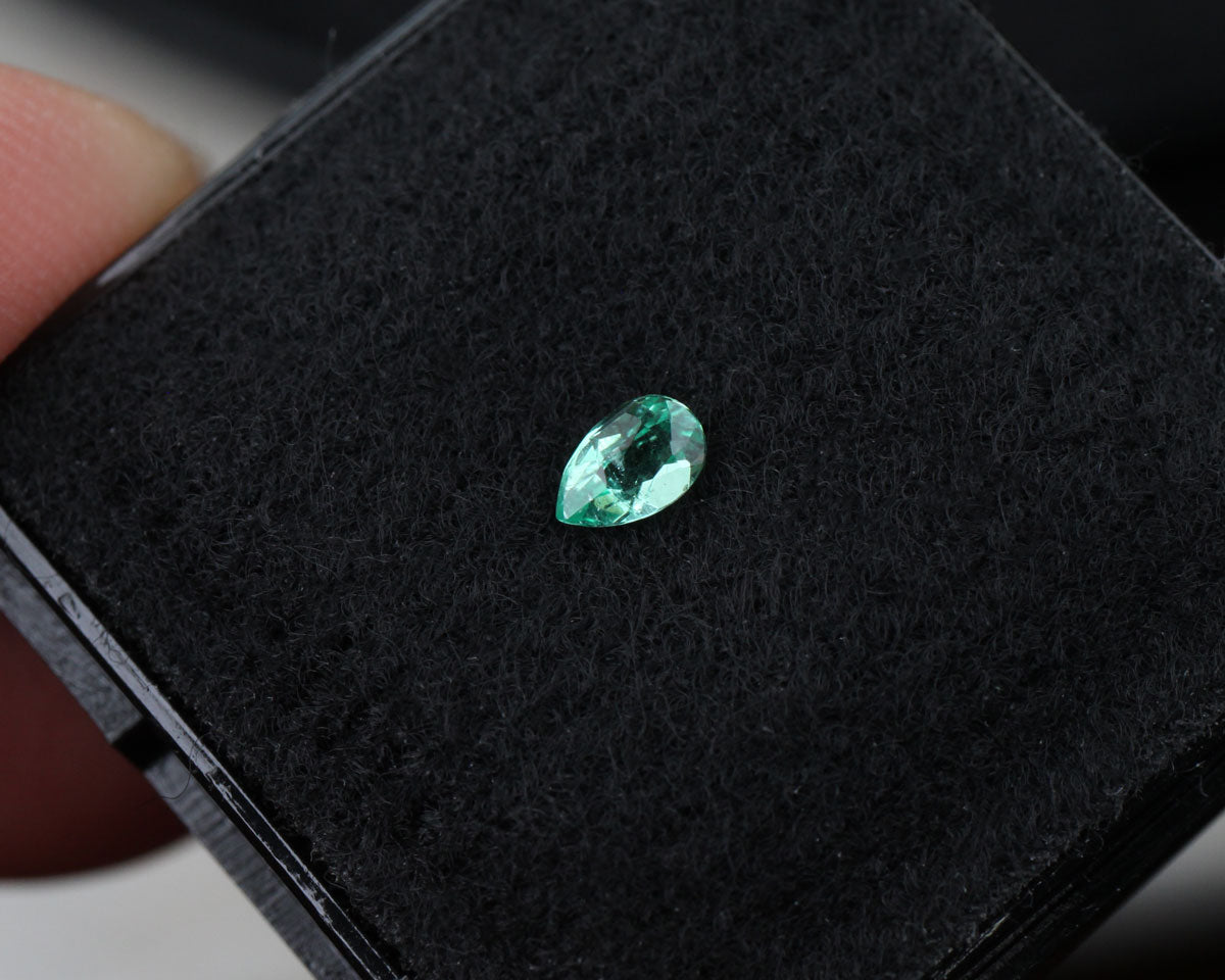 Shakiso smaragddroppe 0,1 ct
