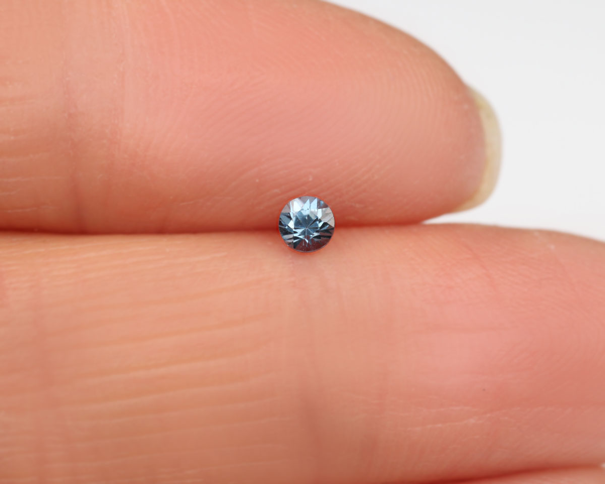 Spinell blå rund 3 mm 0,14 ct