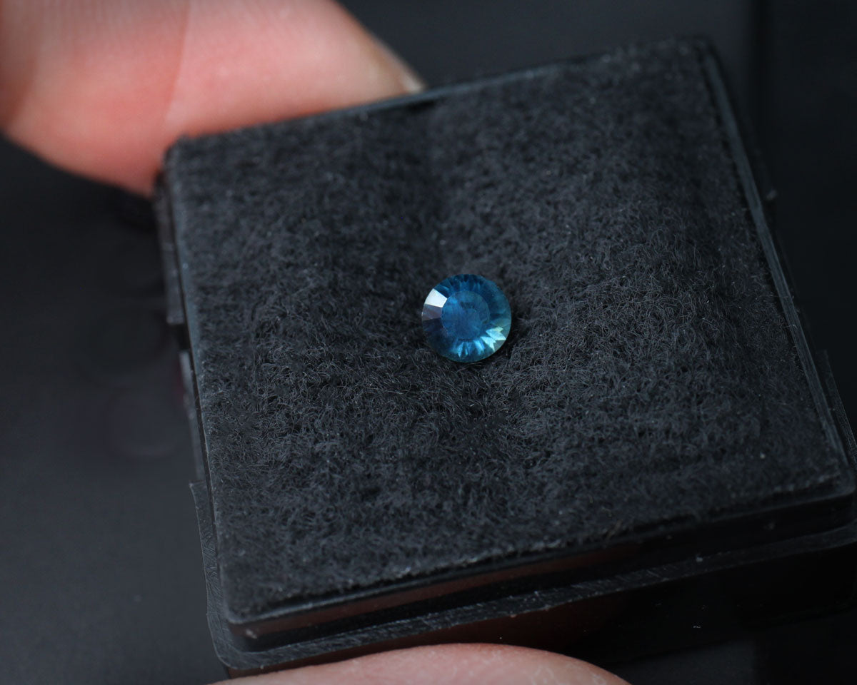 Blue sapphire round 0.36 ct