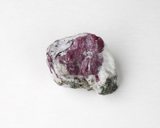 Grönlands rubin korund 16,63 g