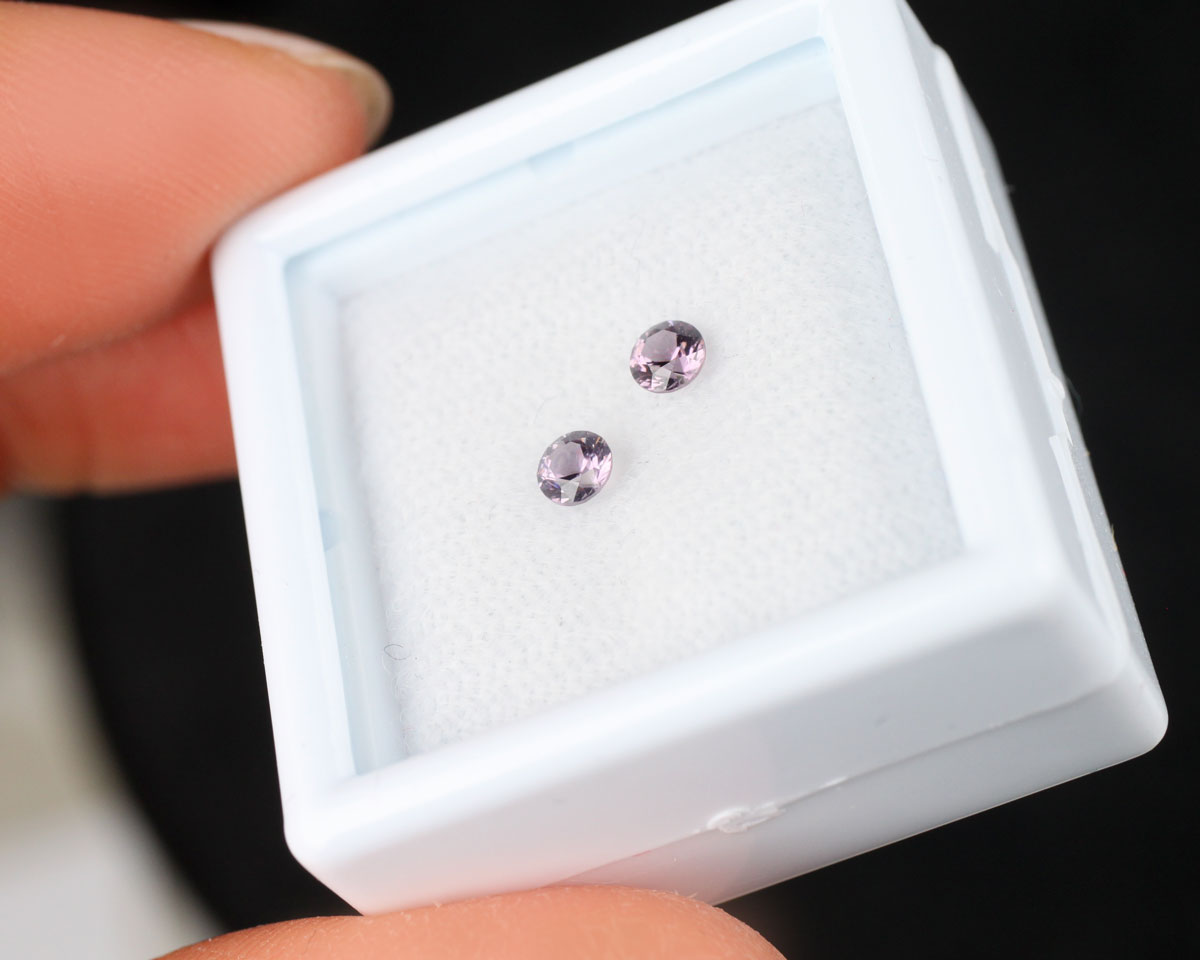 Spinel lila rund 3 mm Par 0,26 ct