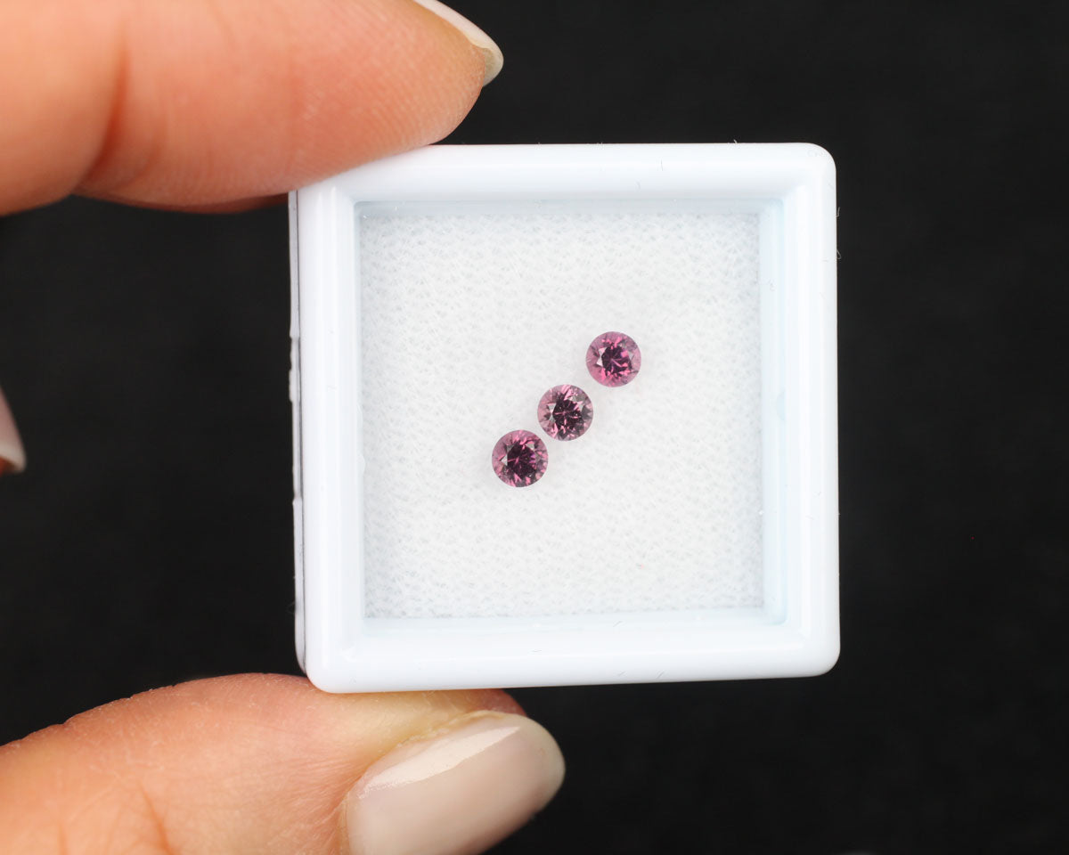 Spinel purple 3 mm 0.15 ct