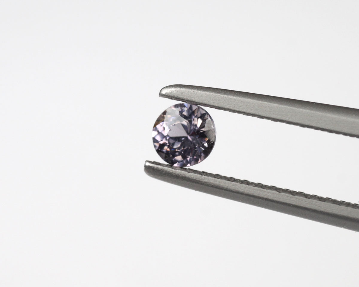 Spinell lila 4 mm 0,3 ct