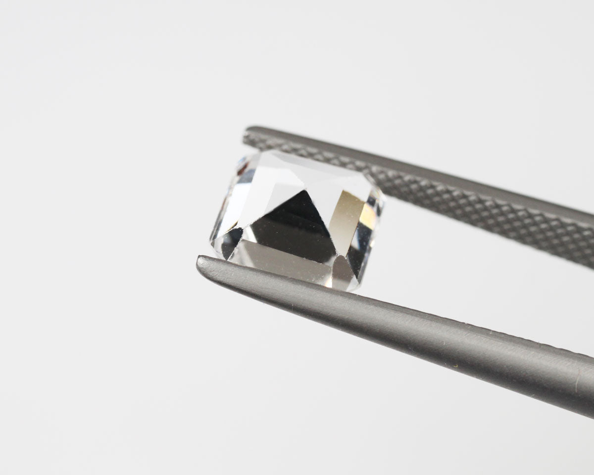 Vit Spinel kvadrat 2,65 ct