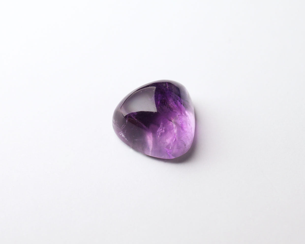 Ametist cabochon trilliant 10 mm 4,5 ct