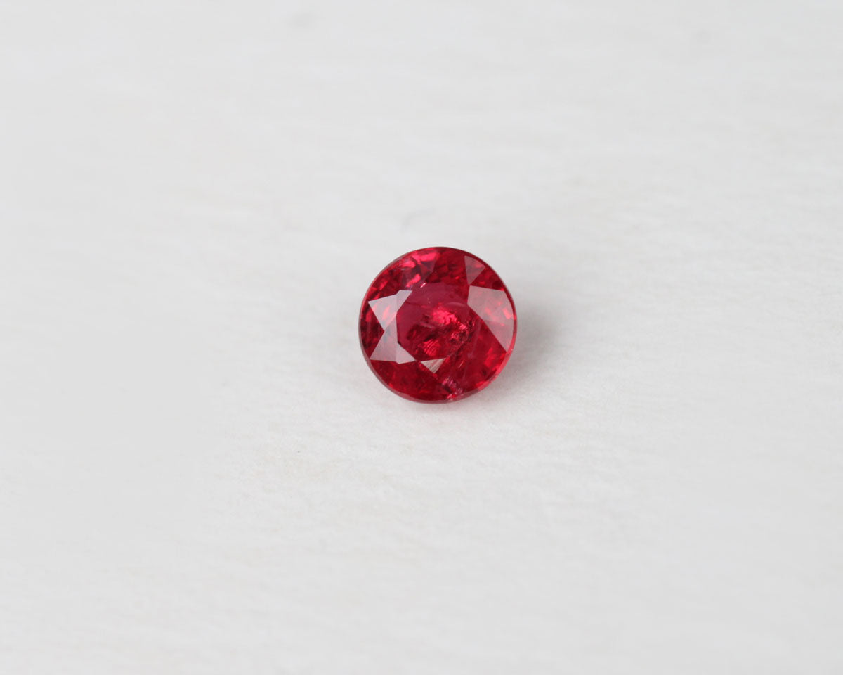 Ruby round 3.8 mm 0.28 ct