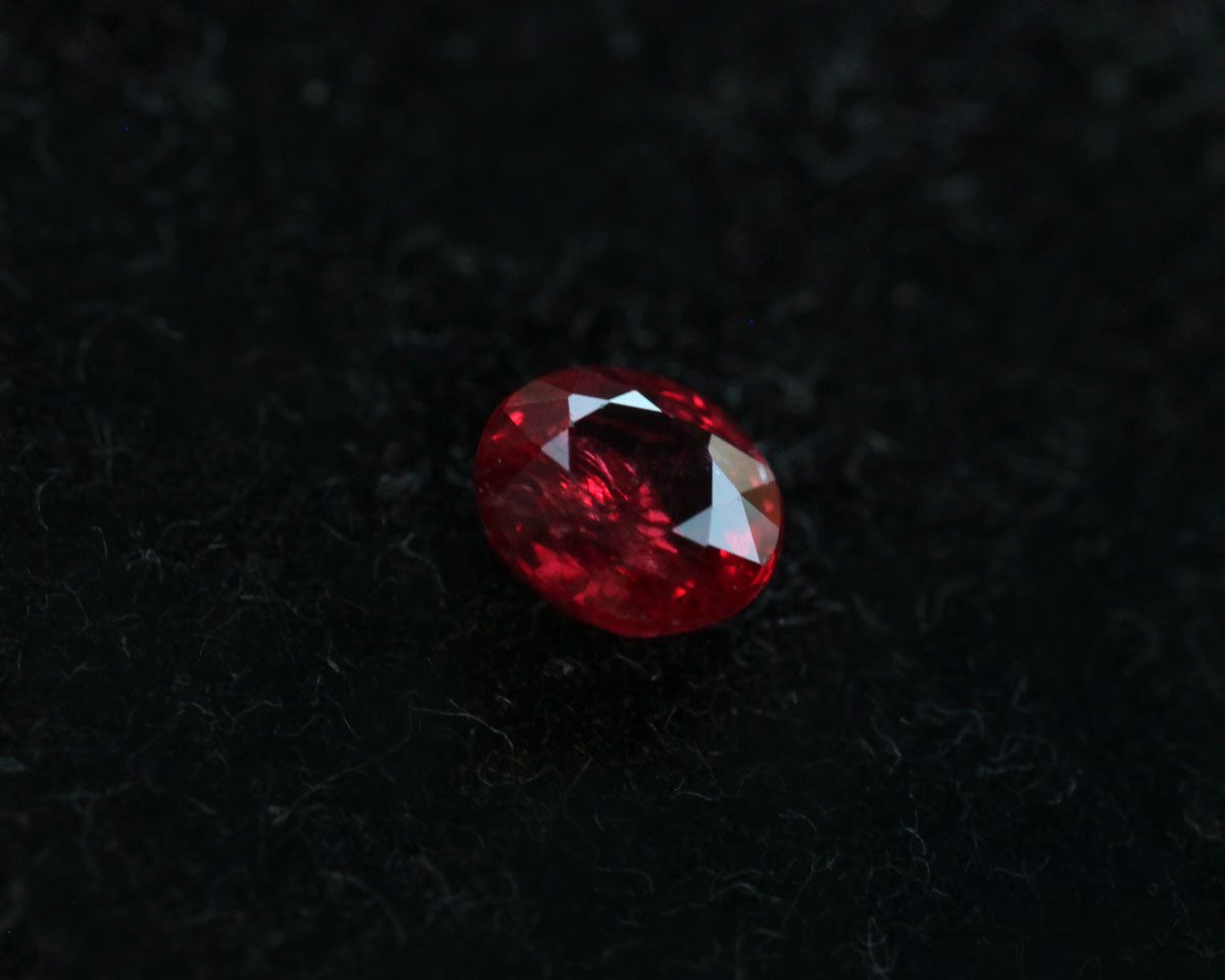 Ruby round 3.8 mm 0.28 ct
