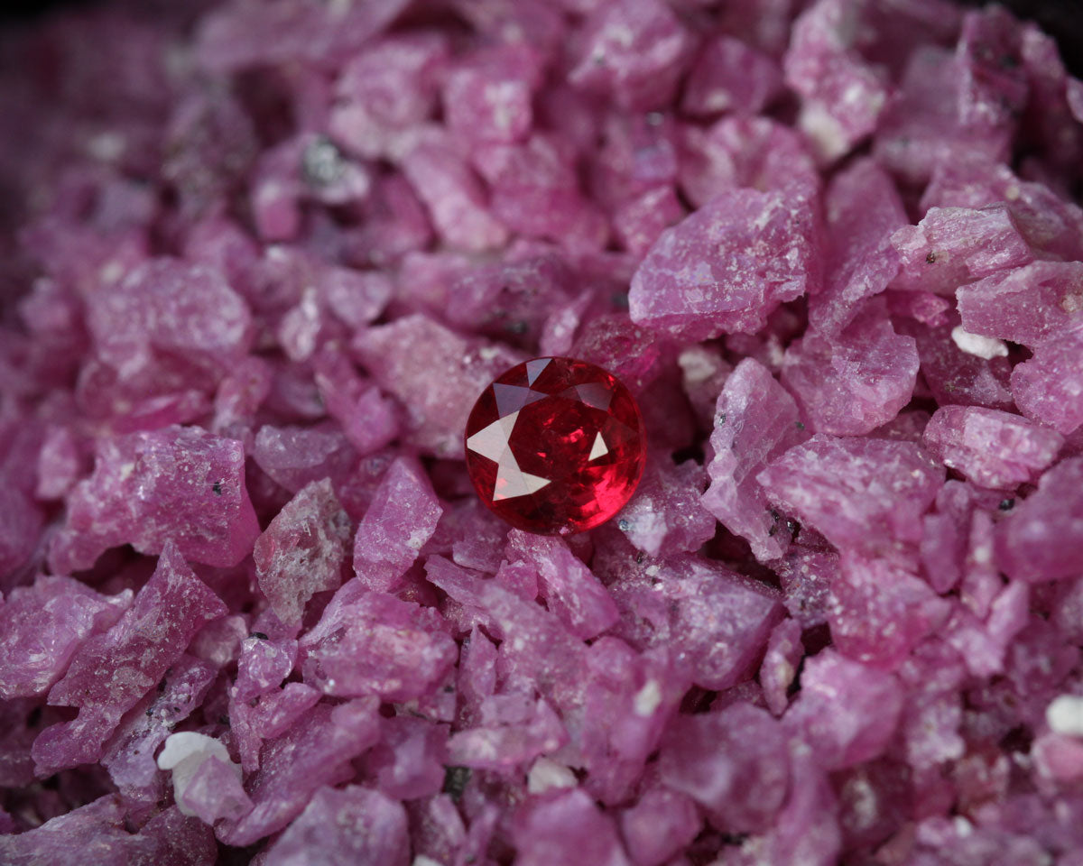 Ruby round 3.8 mm 0.28 ct