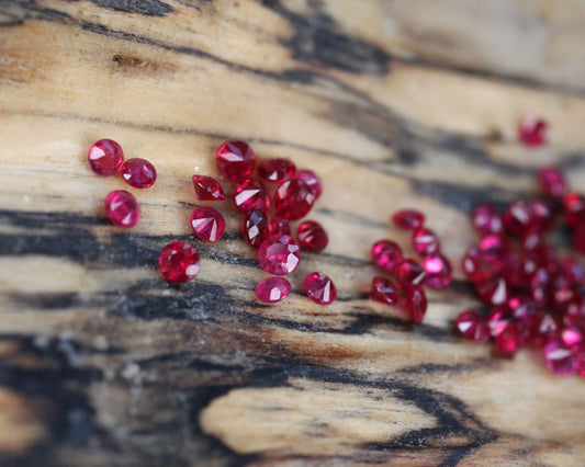 Rubin rund 1,4 - 1,6 mm