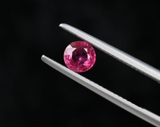 Rubin rund 5,43 mm 0,78 ct