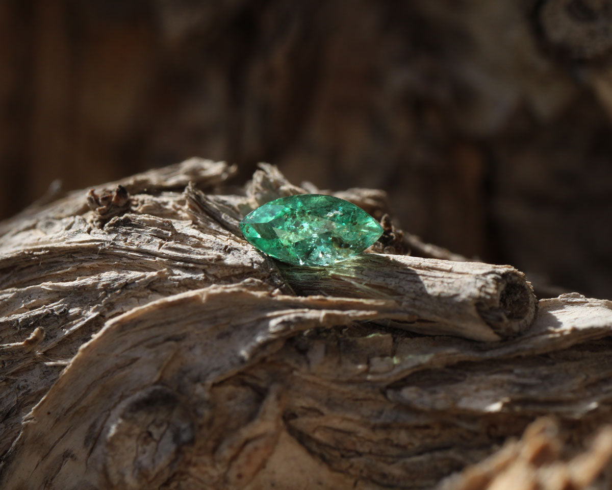 Shakiso Emerald marquise 0.2 ct
