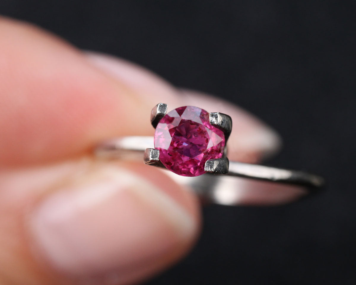 Rubin rund 5,43 mm 0,78 ct