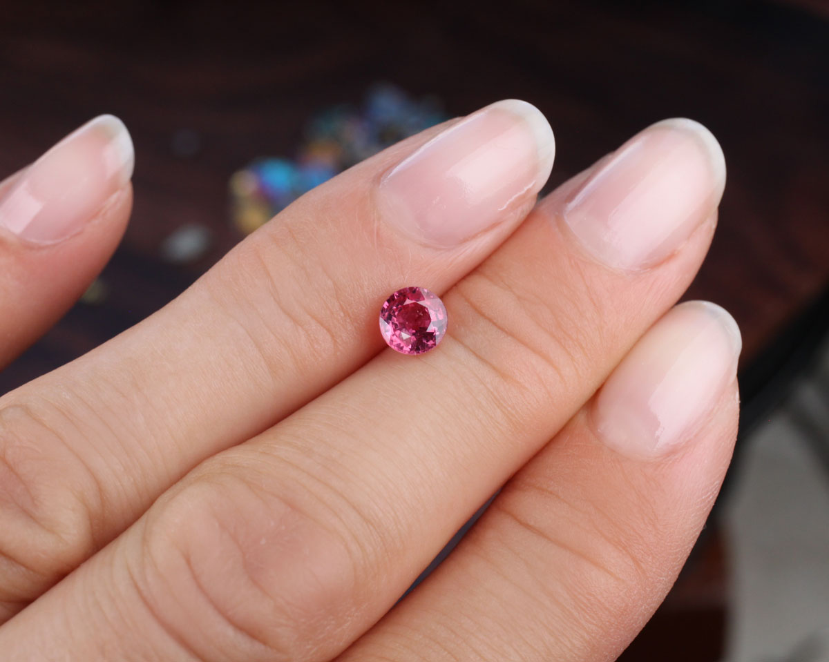 Ruby round 5.25 mm 0.8 ct