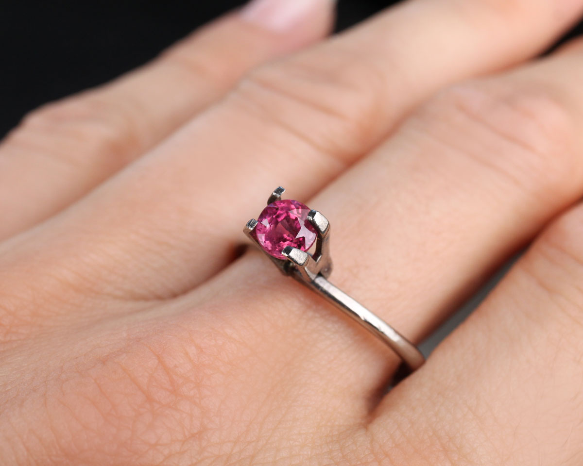 Rubin rund 5 mm 0,75 ct