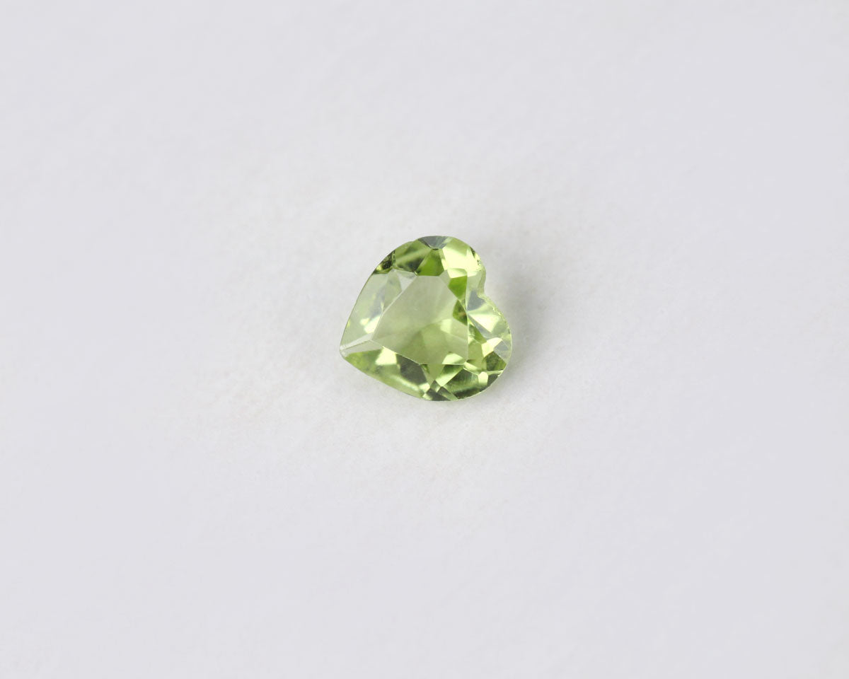 Peridot Heart 5 mm 0.35 ct