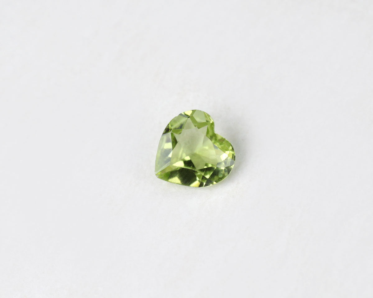 Peridot Heart 5 mm 0.35 ct