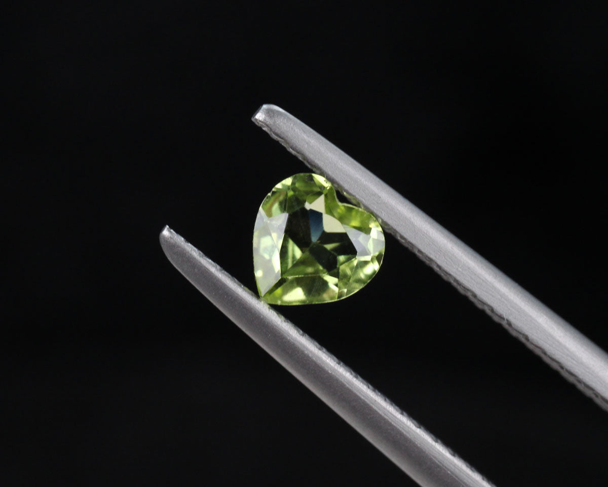 Peridot Heart 5 mm 0.35 ct