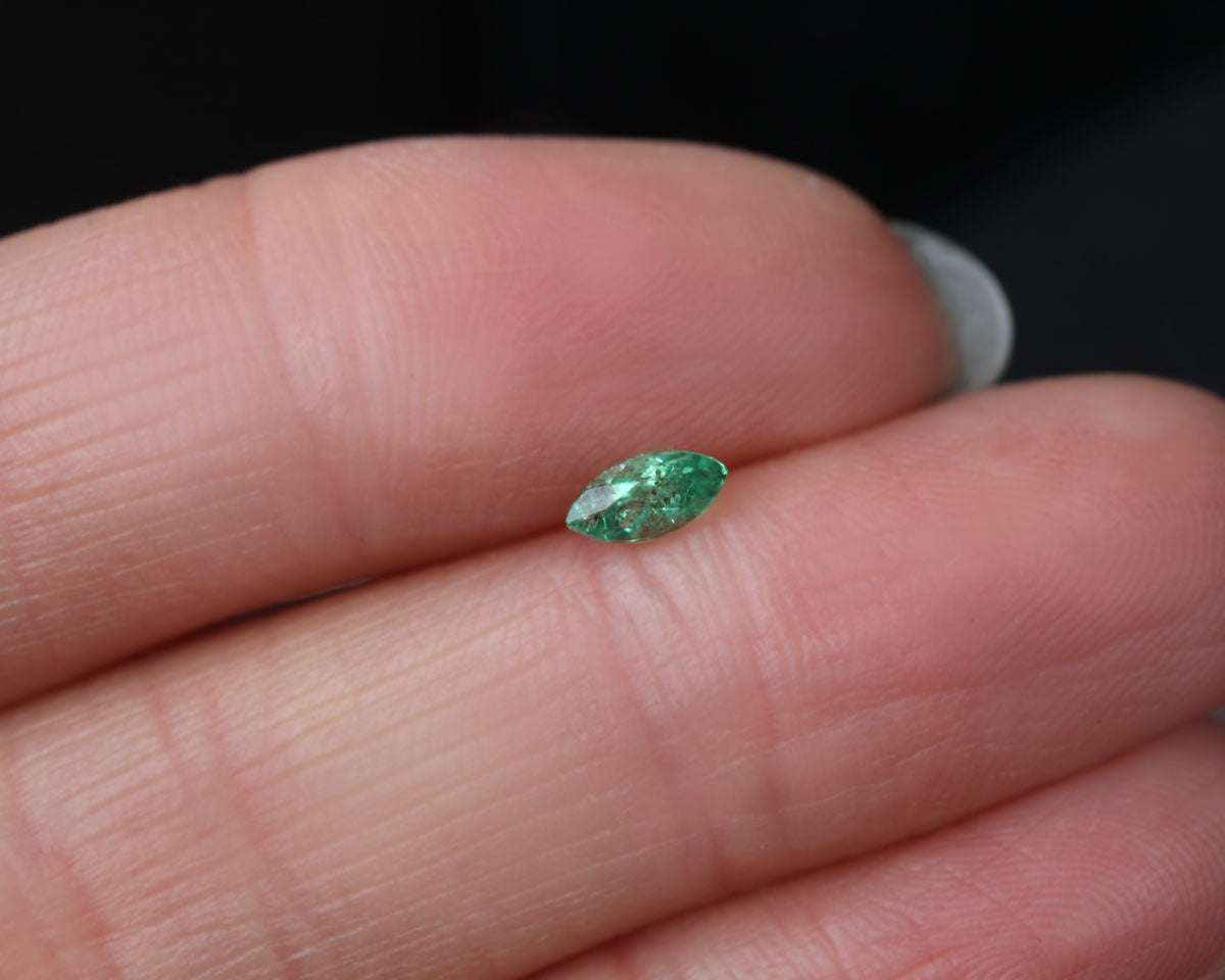 Shakiso Emerald marquise 0.2 ct