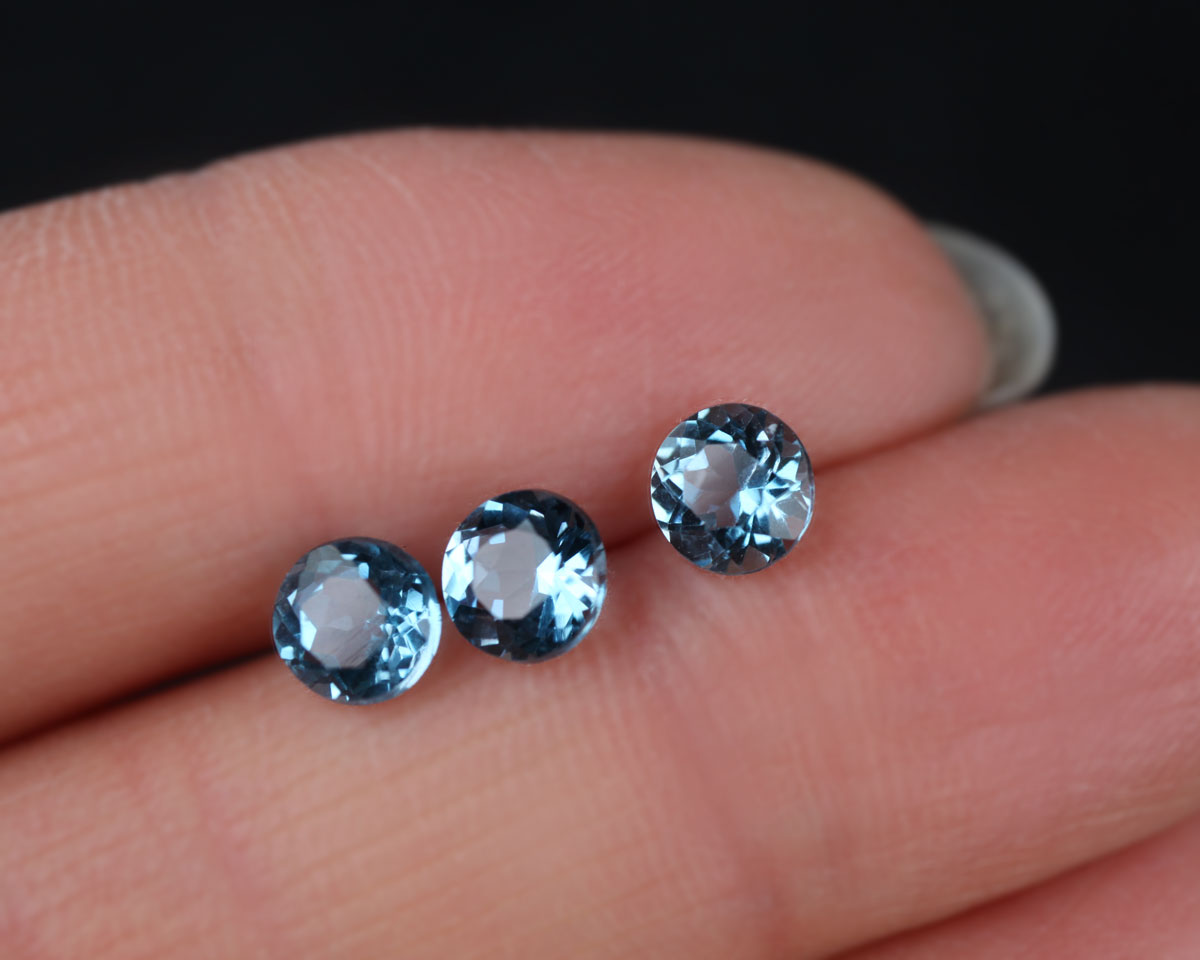 Topaz London blue 5 mm 0.6 ct