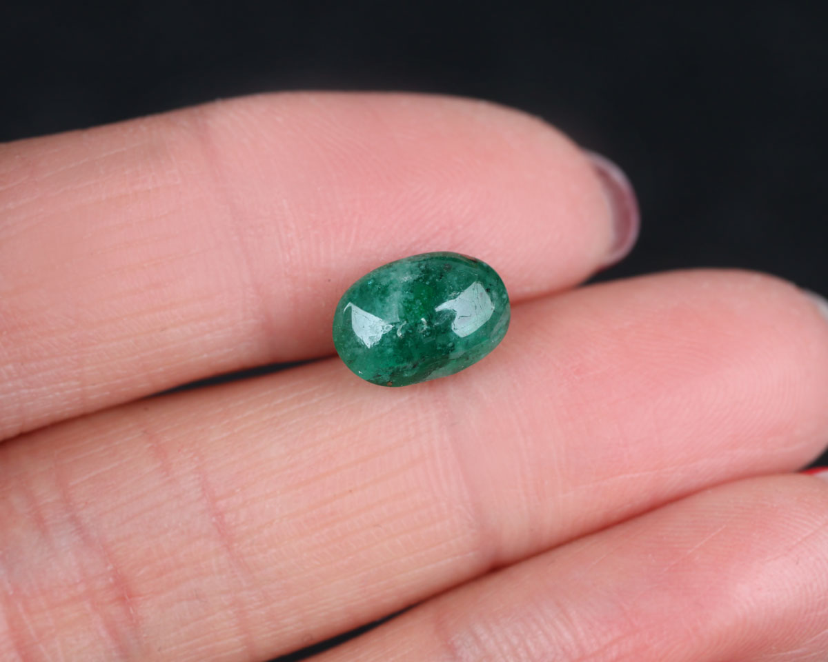 Cabochon cut Shakiso Emerald 10mm 2.6 ct