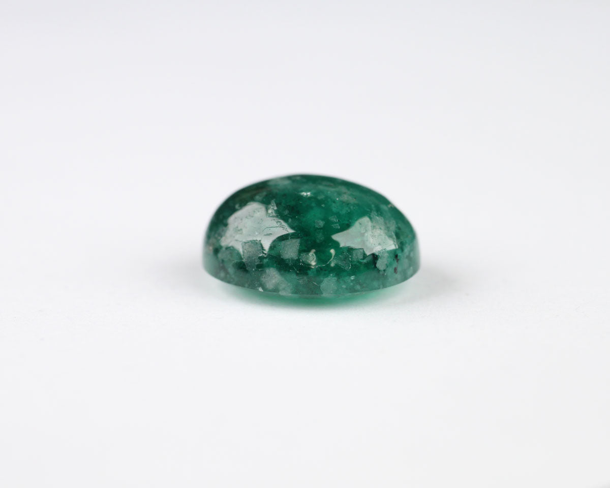Cabochonslipad Shakiso Smaragd Oval 11x9 mm 3,75 ct