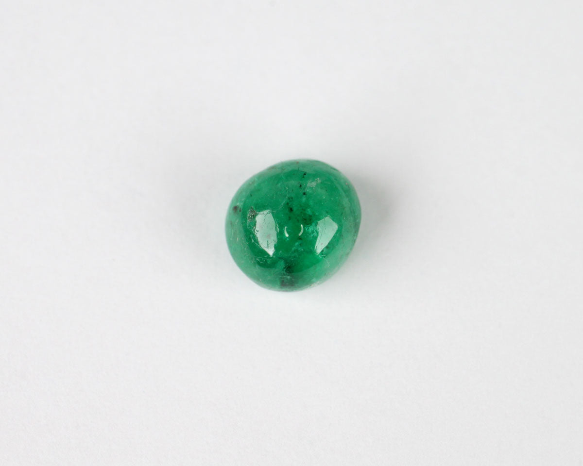 Cabochon cut Shakiso Emerald oval 7.5x6.7 mm 1.78 ct