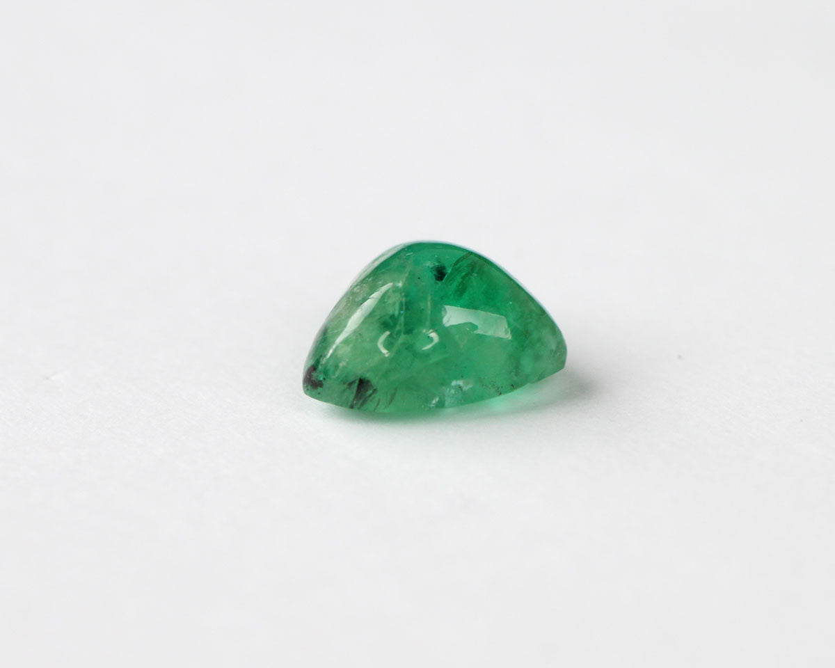 Cabochon cut Shakiso Emerald triangle 7 mm 1.64 ct