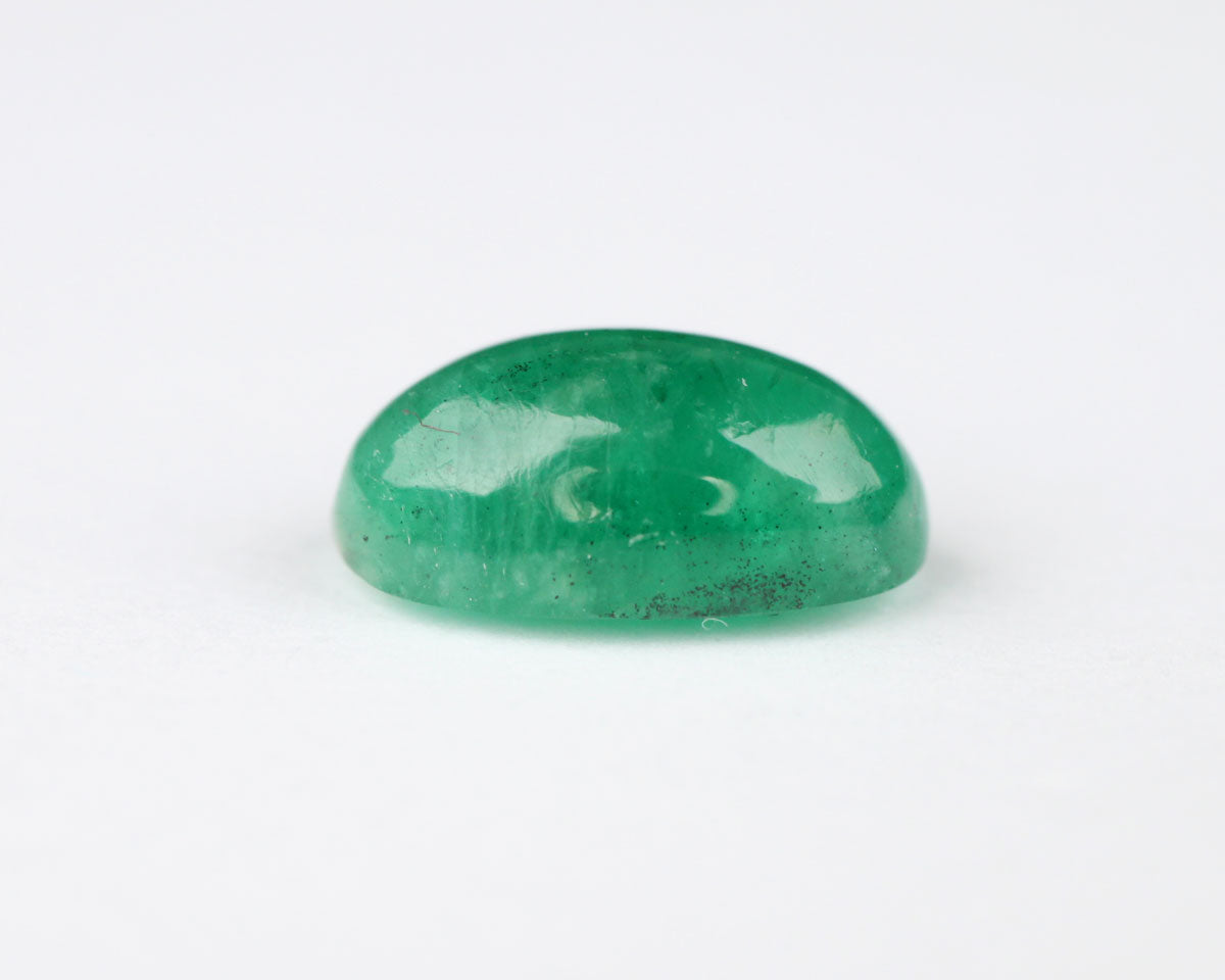 Shakiso Smaragd Cabochon oval 9mm 1,5 ct