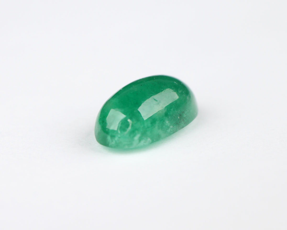 Shakiso Smaragd Cabochon oval 9mm 1,5 ct
