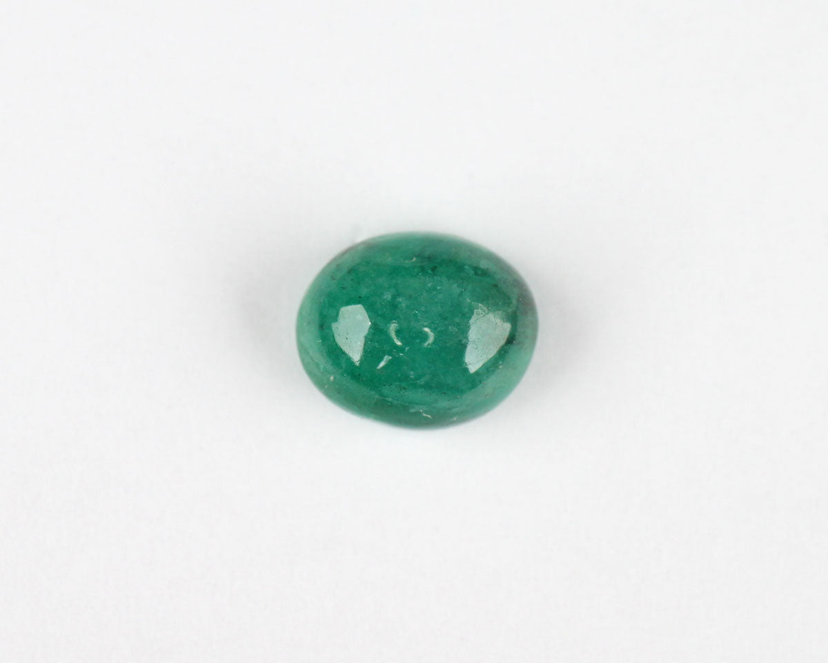 Shakiso Smaragd Cabochon oval 7 mm 1,25 ct