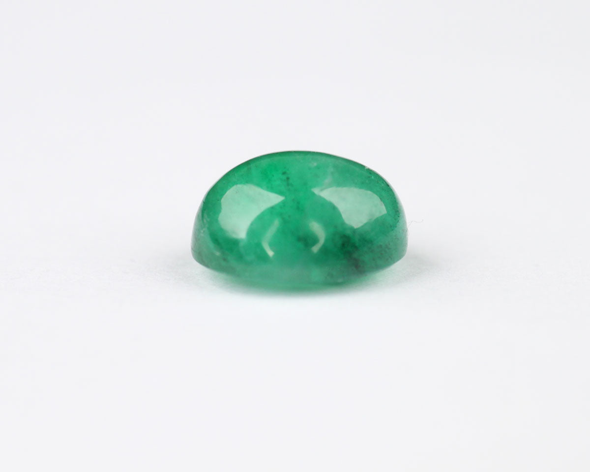 Shakiso Smaragd Cabochon oval 7 mm 1,14 ct