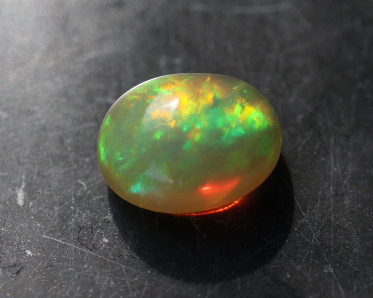 Wollo opal 10x8 mm 2.26 ct oval