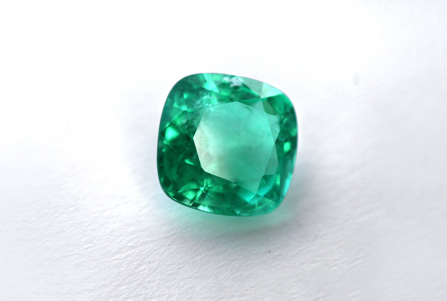 Shakiso Emerald cushion 2.72 ct