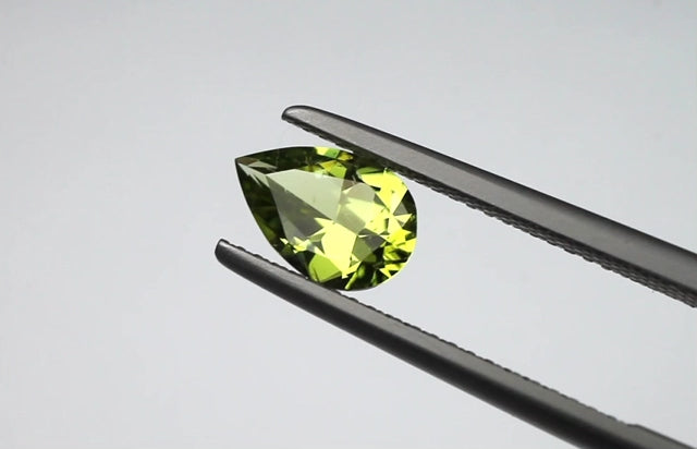 Peridot Pear 1.24 ct