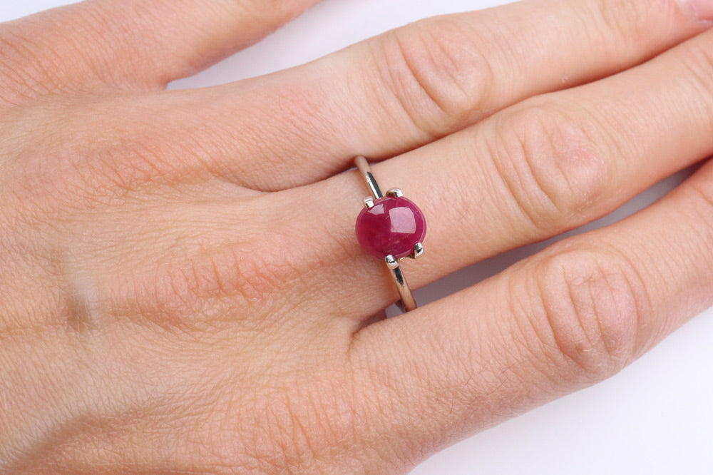 Ruby Cabochon Oval 2.8 ct