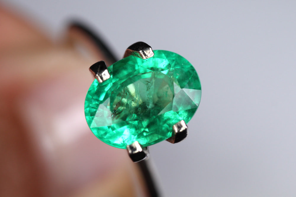 Shakiso Emerald oval 1.85 ct